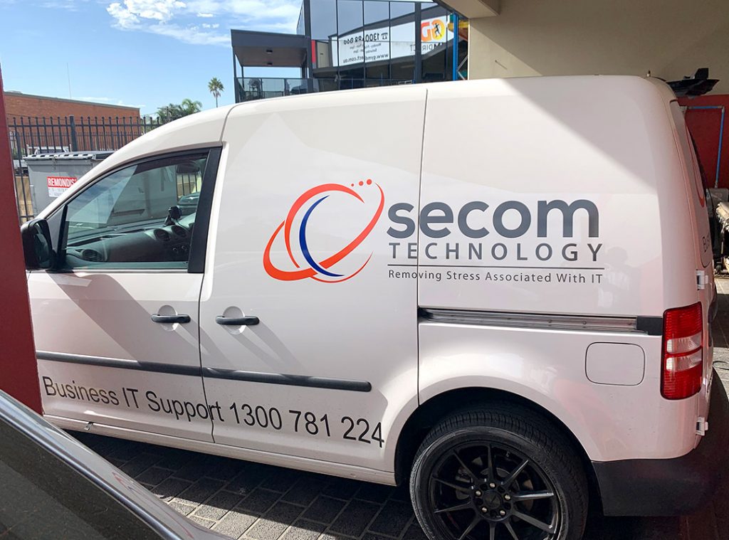 Secom_vehicle-signage